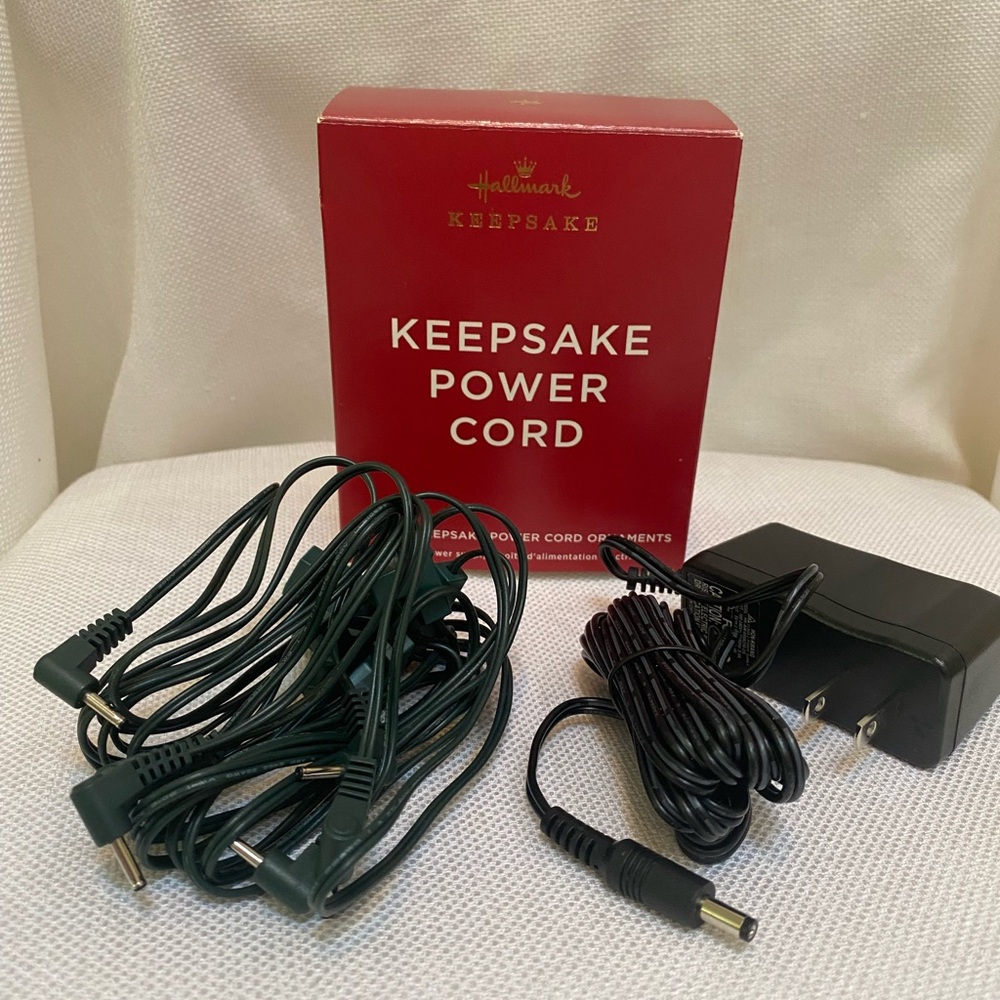 Hallmark Keepsake Power Cord Powers Up To 7 Keepsake Power Ornaments (2017-)